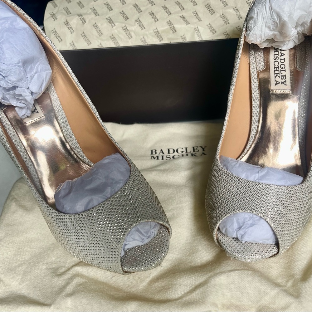 Badgley Mischka Platino Metallic Mesh  Dressy Evening Heel  Sz: 7.5M w/Box - Picture 9 of 12